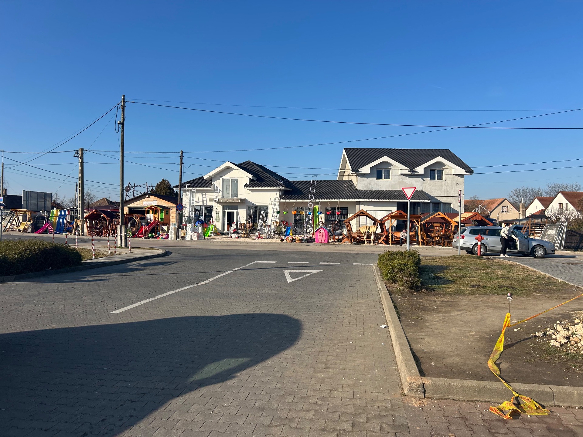 Meg találhatóak vagyunk a Száraz réti Lidl mellet .